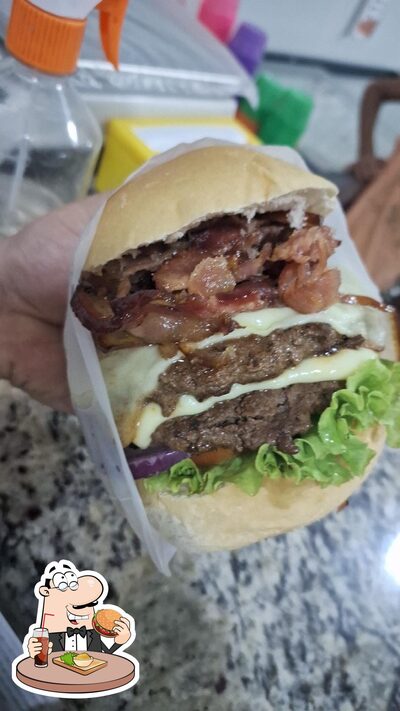 Delicie-se com um hambúrguer no Naty Lanches