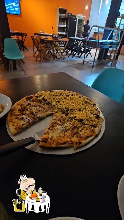 Comida em Pizzaria Tropical