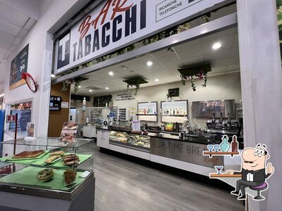 Dai un'occhiata agli interni di Bar Tabacchi Tavola calda Time Break Cafè