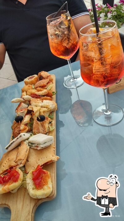 Siediti a un tavolo di PRÈ • Concept Drink & Food