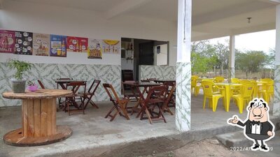 O interior do Biroska Bar
