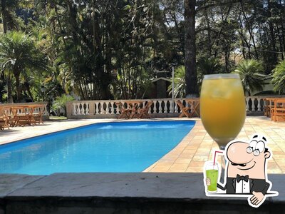 Experimente diversos drinques oferecidos no Restaurante Do Rio Joanópolis