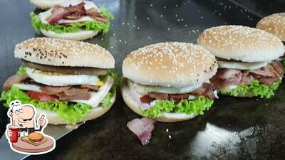 Twister Lanches serve uma seleção de opções para os amantes dos hambúrgueres