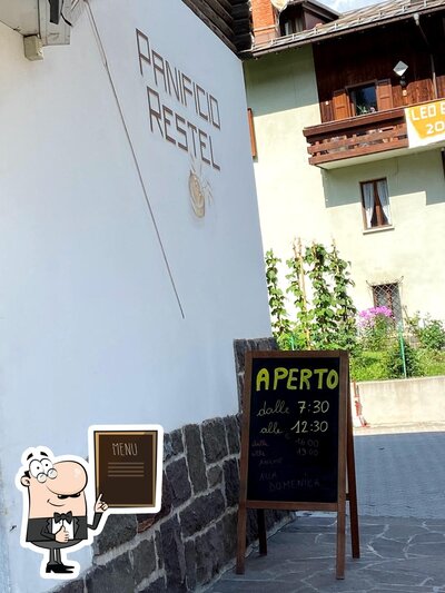 Leggi il menu sulla lavagna