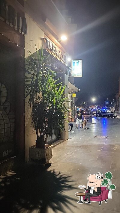 Gli interni di Bar Piramide