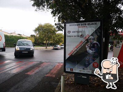 Vous pouvez prendre un bol d'air frais dans l'espace ouvert de Intermarché station-service Juvignac