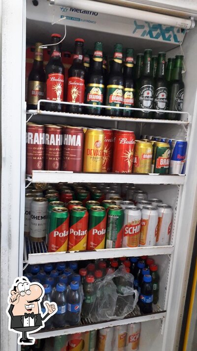 Veja imagens do interior do Lancheria Maringá