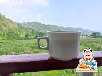 Enjoy a beverage at JOHN RESTAURANT