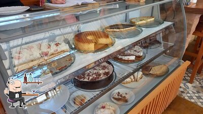 Veja imagens do interior do Villarejo Cafeteria, Empório e Restaurante