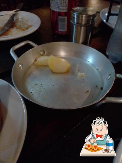 Fondue Mezzanino serve um número de bebidas