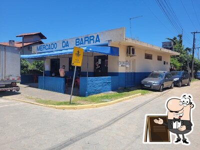 Descubra a parte externa do Mercado da Barra