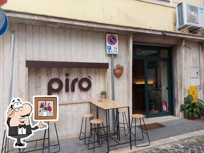 Dai un'occhiata agli interni di Pirò Ristorante