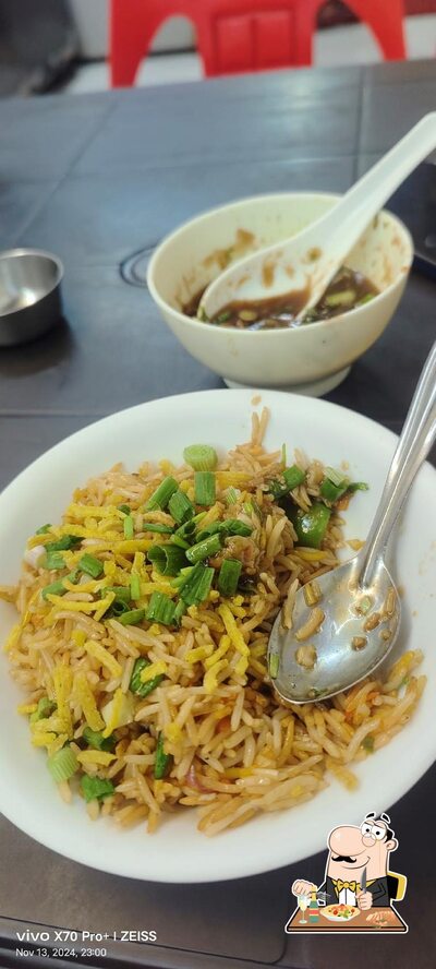 Food at Maa Kaali Chinese Corner