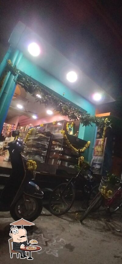 The exterior of Annai Chettiyar Sweets & Pani Poori kptm