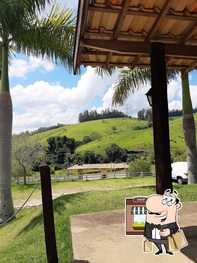 Descubra o exterior do Rancho do Vale