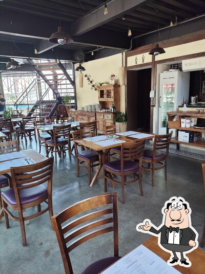 O interior do Duana Restaurante e Pizzaria