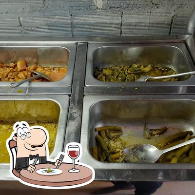Platos en Sitio Lili