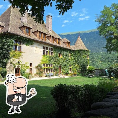 Profitez de la vue extérieure de Château de Treffort