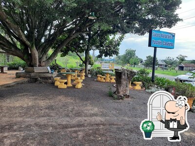Você pode espairecer no na área externa do Naturalle Sucos e Lanches