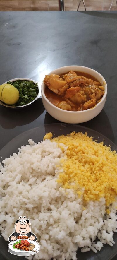 Comida em Ponto do Carneiro