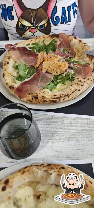 Prenditi una pizza al ristorante Rotondo Pizza Contemporanea