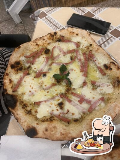 Scegli tra le svariate varianti di pizza