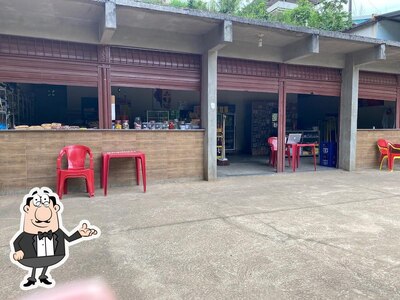 O interior do Bar do Zé Aguiar