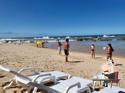Veja imagens do interior do RESTAURANTE PÉ NA AREIA