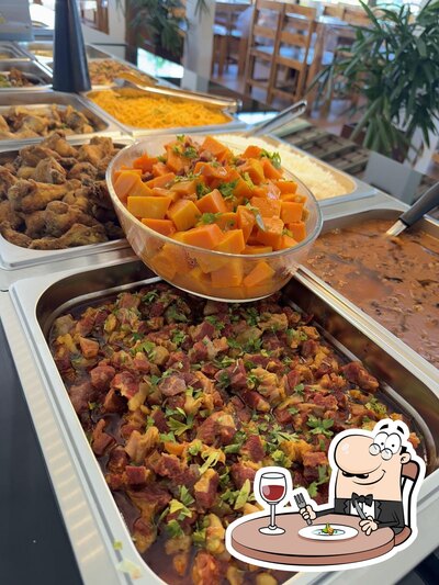 Comida em Restaurante Sabor da KSA