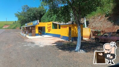 Descubra a área externa do Cia do Salame - PR-445, km 8