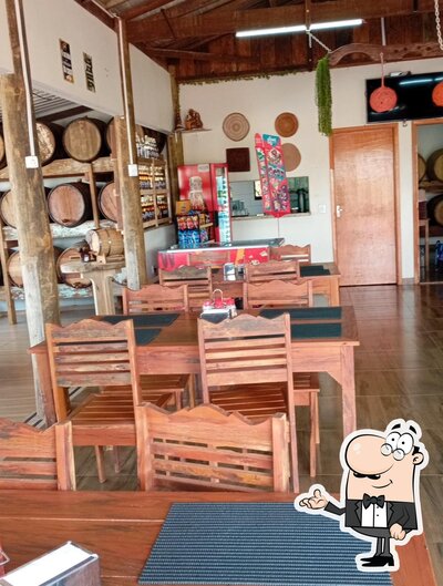 O interior do Restaurante Recanto Ipê Amarelo