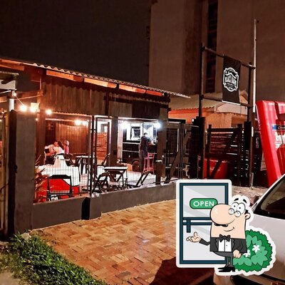 Desfrute da vista da área externa do Black Barn - Bar e Grill