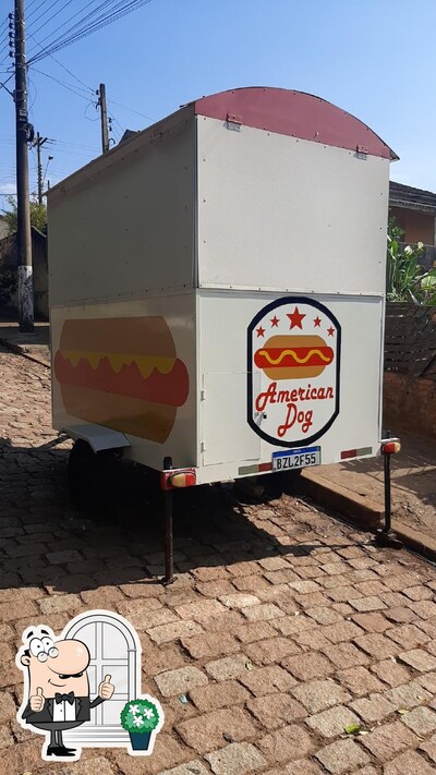Veja imagens do exterior do AMERICAN DOG EXPRESS