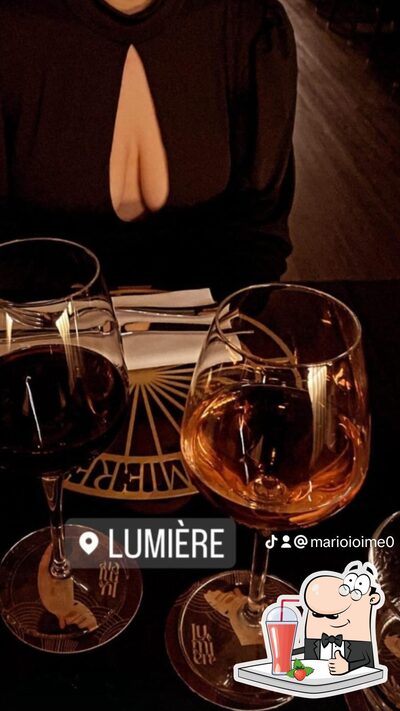 Goditi un drink al ristorante Lumière Milano