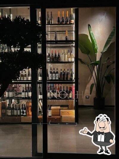 Dai un'occhiata agli interni di NOAH Fish Restaurant