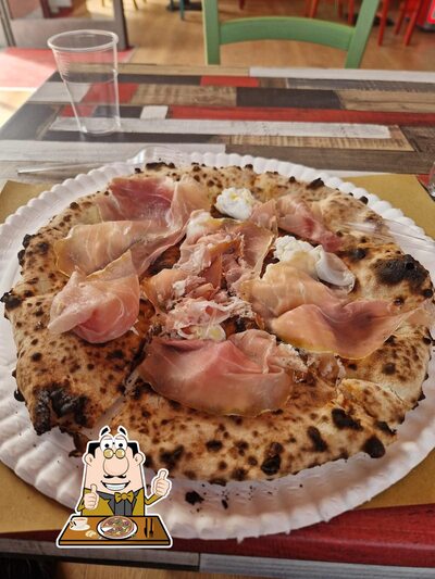 Prenditi una pizza alla pizzeria Napul’è Pizzeria (Olginate)