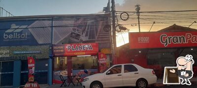 Descubra a parte externa do Planeta Food