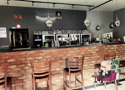 L'intérieur de Chez Serena Café Eugies
