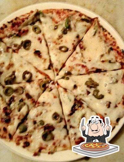 Try out pizza at Maitre Point