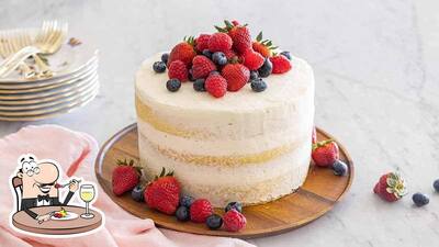 Meals at Chef's Cake World