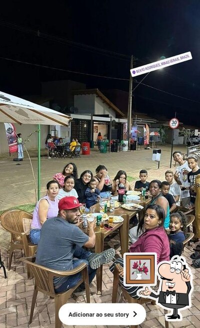 Veja imagens do interior do Pizzaria Vilarejo