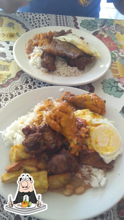 Comida em Restaurante Dona Rosa em Tapinas