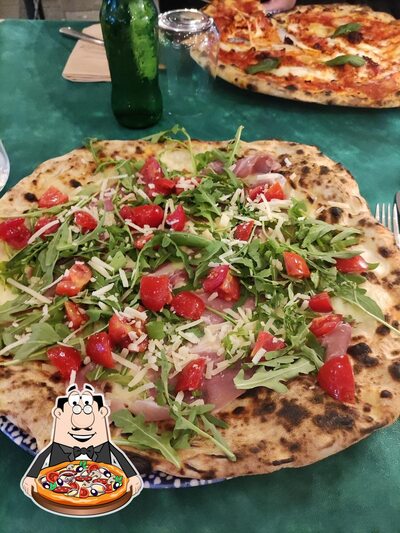 A Basilicò Pizzeria Lounge Bar, puoi ordinare una bella pizza