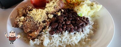 Comida em Restaurante Fogão a Lenha BR 277