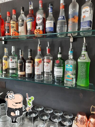 Queen Bar offre un'ampia varietà di cose da bere
