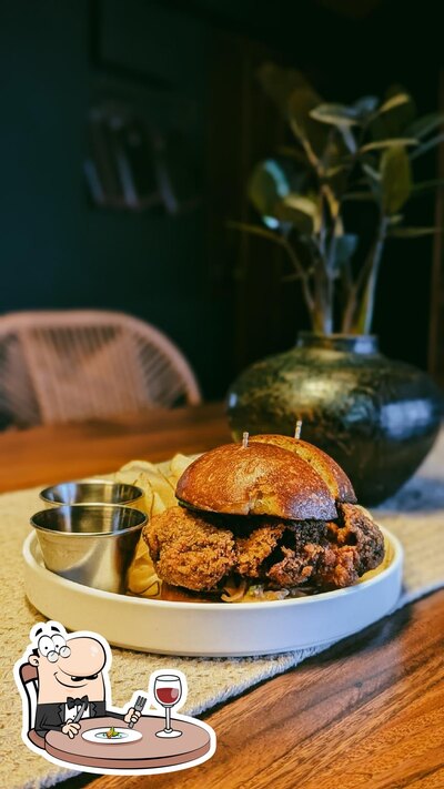 Meals at Bar Outrigger