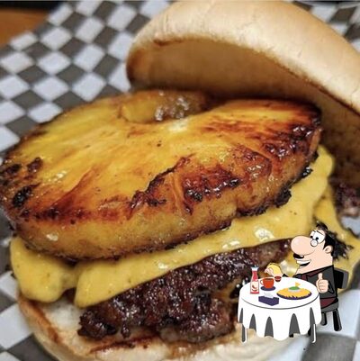 Experimente um dos hambúrgueres oferecidos no Cabana's Burger