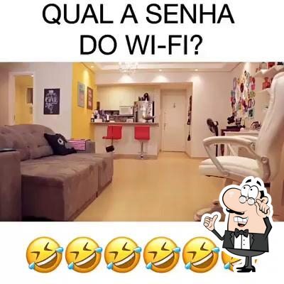 Sente em uma das mesas no Garcia pastelaria e petiscaria