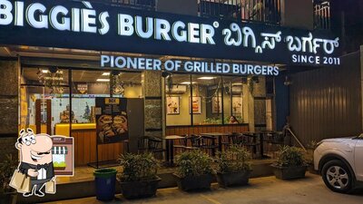 Enjoy the view at the outside area of Biggies Burger