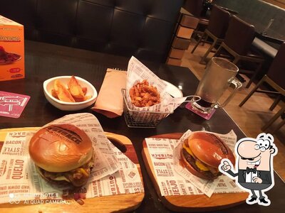 Veja imagens do interior do Restaurante Outback Steakhouse